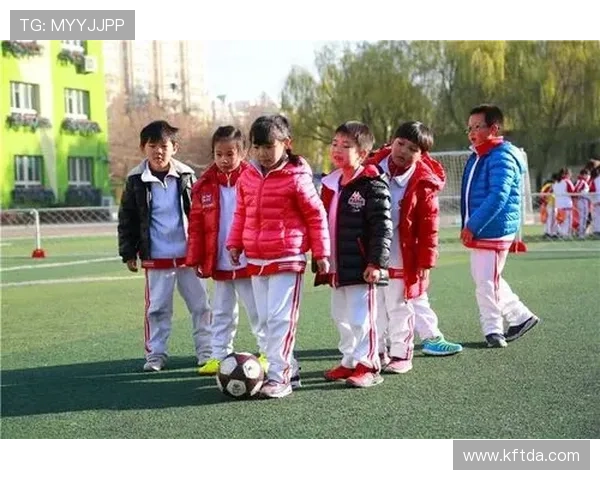 美羊羊足球明星带你领略绿茵场上的激情与梦想，开启快乐运动新篇章